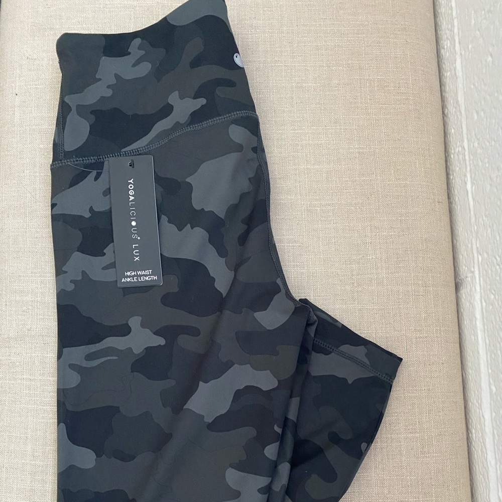 Leggings.  Capri length